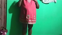 Hot Indian Mom playing desi house wife live broadcast her self